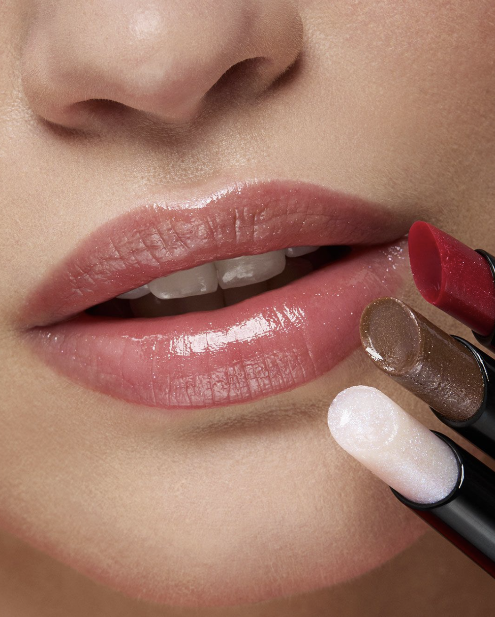 رژ لب جامد و مایع