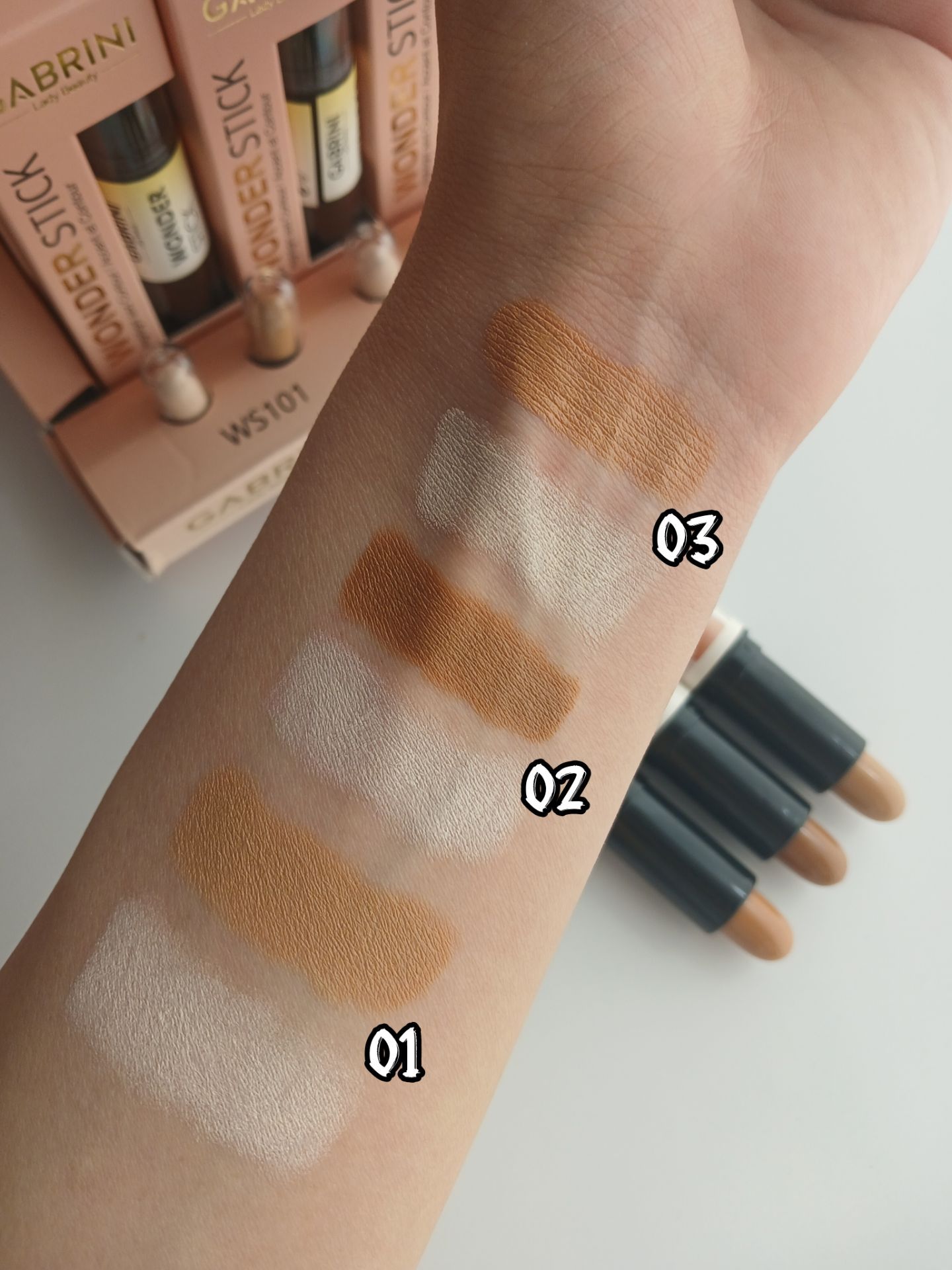 کانتور و کانسیلر دوسر گابرینی - جادوی پوشش و فرم‌دهی در یک محصول